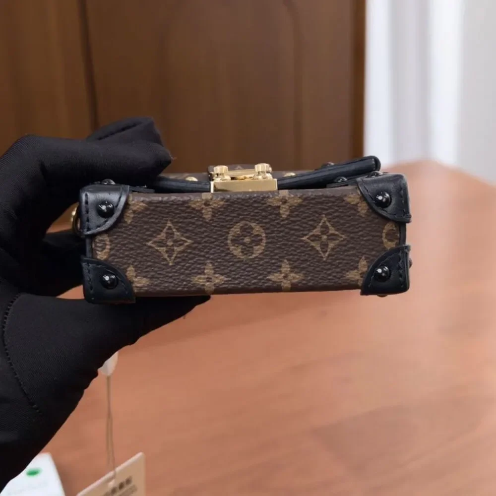 Louis Vuitton Women Pre-Loved Bag Very Good Condition